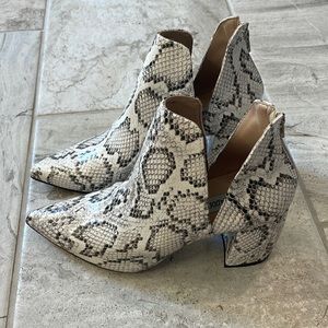 Steve Madden Snakeskin Booties size 8